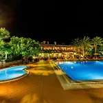 Villaggio Cala Ginepro & 리조트