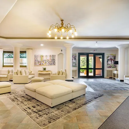 Villaggio Cala Ginepro & *