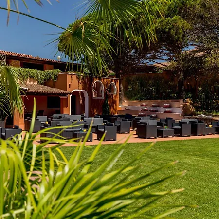 אתר נופש Villaggio Cala Ginepro &
