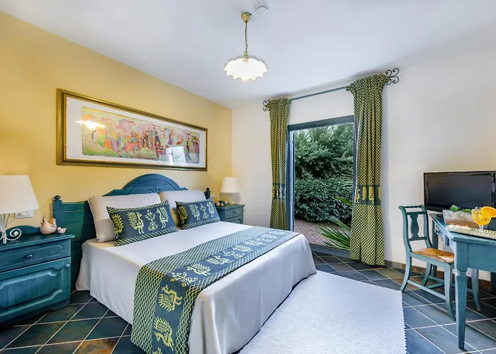 Villaggio Cala Ginepro & *