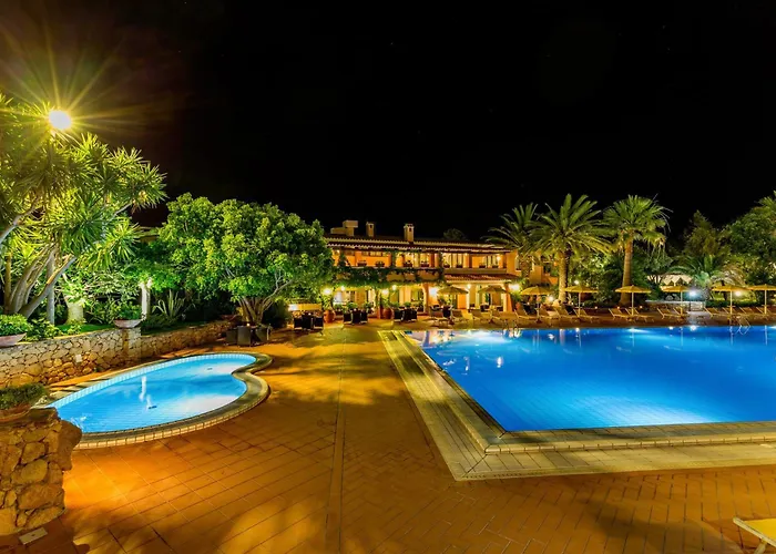 Villaggio Cala Ginepro & منتجع