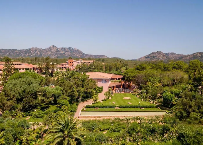 منتجع Villaggio Cala Ginepro &